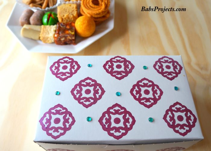 24 Diwali Box with Pataka Cavity & Lid (D.No-005) – Sweetkraft | Baking  supplies