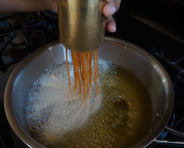 Deep Frying Kara Kaddi (Sev)